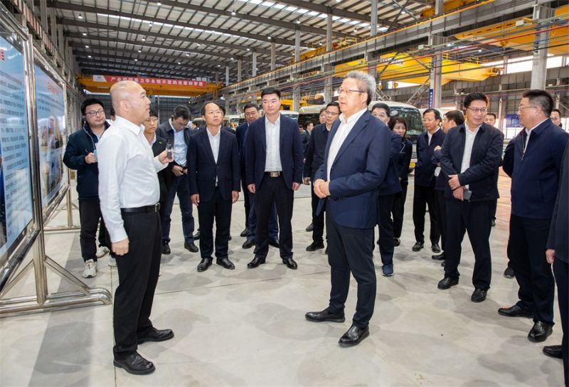 南通市委書記吳新明、市長張彤一行蒞臨江蘇衛(wèi)華海洋重工觀摩調(diào)研